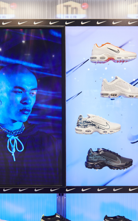Footlocker Marble Arch Nikewalls 689
